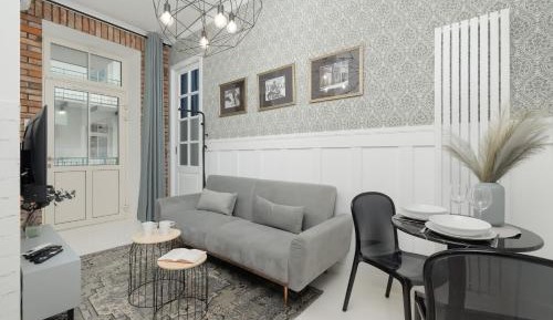 Apartment with Shower