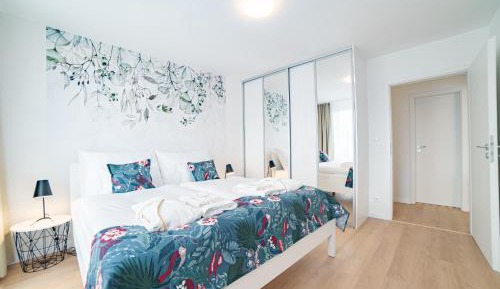 One-Bedroom Apartment with Balcony