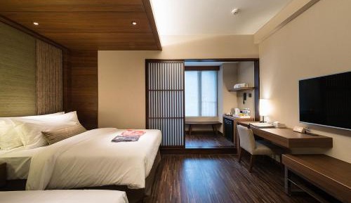 Standard Double Room with Two Single Beds