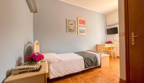 Standard Single Room with Shower
