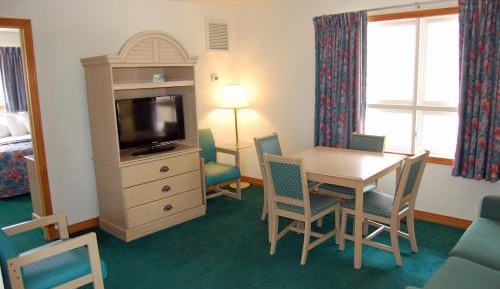 Double Suite with Two Double Beds - Non-Smoking