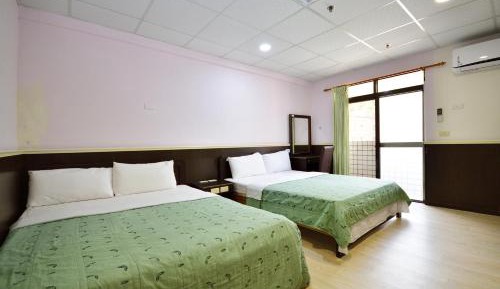 Quadruple Room with Private Bathroom