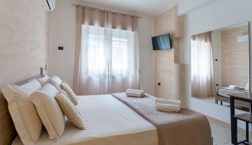 Double Room with Private External Bathroom