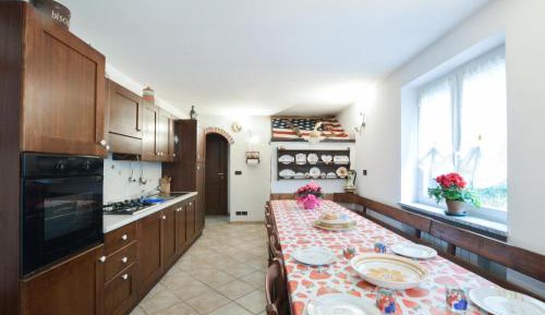 One-Bedroom Holiday Home