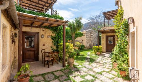 Traditional House - Drosostalida