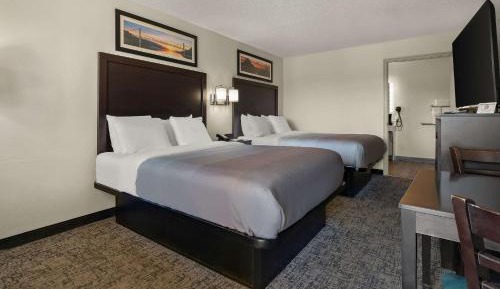 Queen Room with Two Queen Beds - Accessible/Non-Smoking 