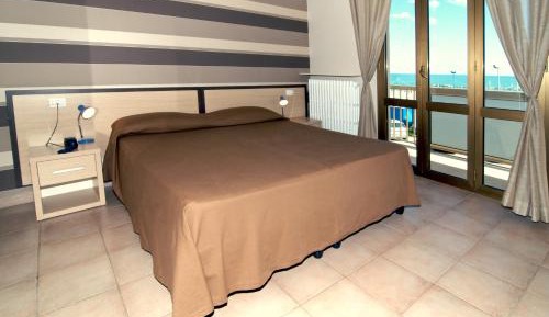 Double or Twin Room with Terrace and Sea View
