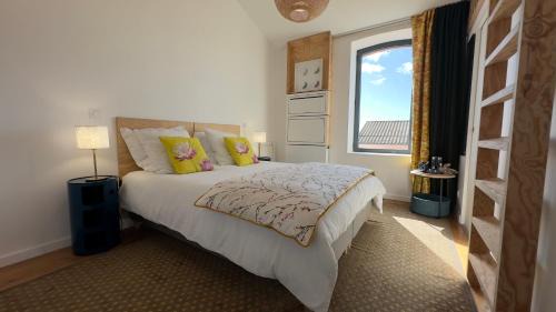 Double or Twin Room with Private Bathroom
