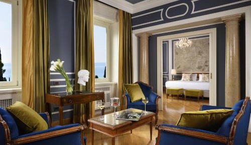 Suite with Lake View
