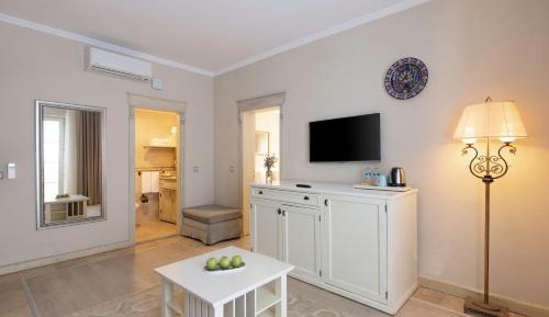 Suite with Garden View