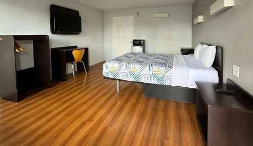 Queen Room - Disability Access - Non-Smoking