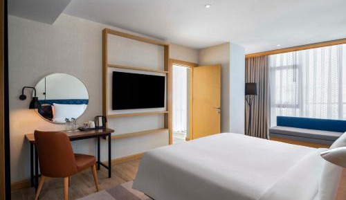 One-Bedroom King Suite
