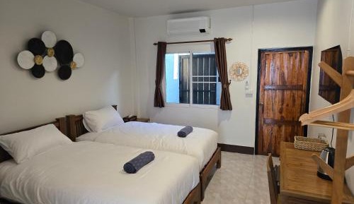 Standard Twin Room with Garden View