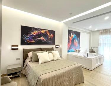 Queen Room with Spa Bath