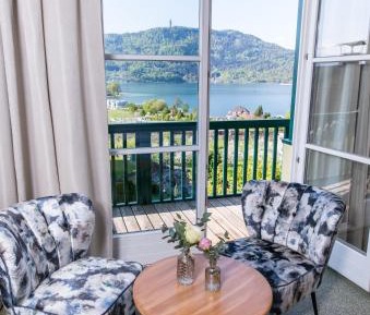 Double Room with Balcony and Lake View