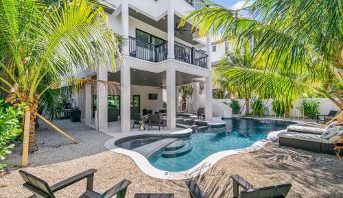 Seven-Bedroom Holiday Home