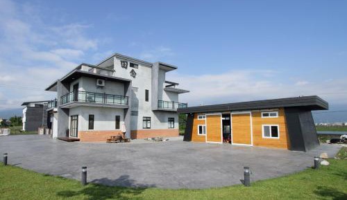 Villa with Garden View