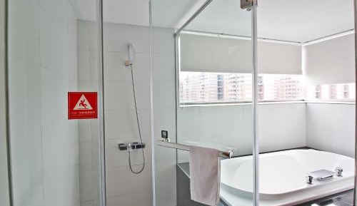 Family Room (4 Adults)