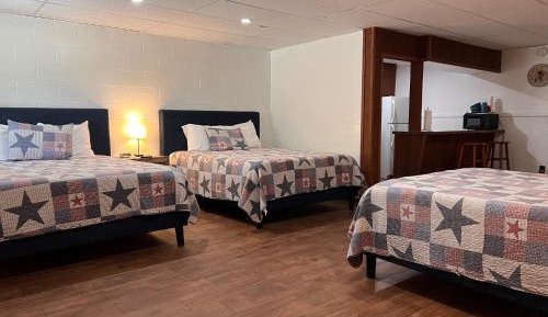 Deluxe Family Room