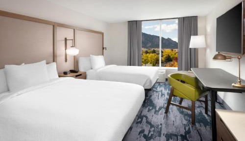Queen Room with Two Queen Beds and Mountain View