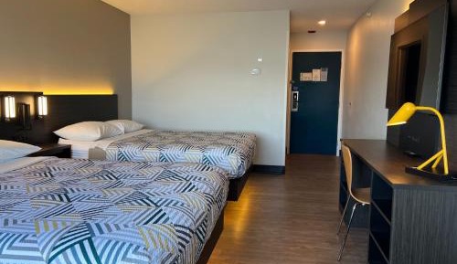 Queen Room with Two Queen Beds - Non-Smoking