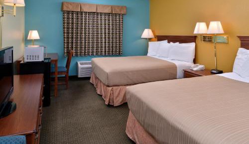 Queen Room with Two Queen Beds - Non-Smoking