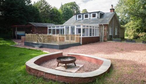 Standard Three-Bedroom Cottage with Hot Tub