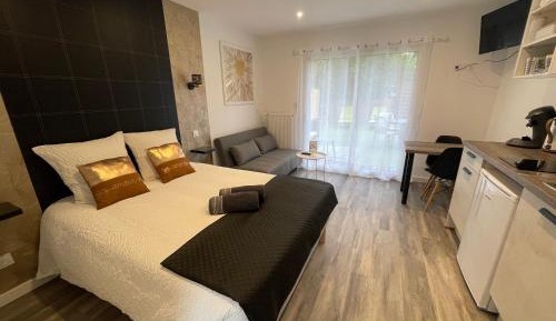 Quadruple Room with Terrace