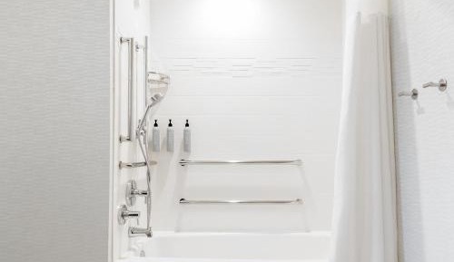 One-Bedroom King Suite with Sofa Bed - Mobility/Hearing Accessible with Tub