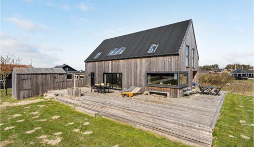 Four-Bedroom Holiday Home