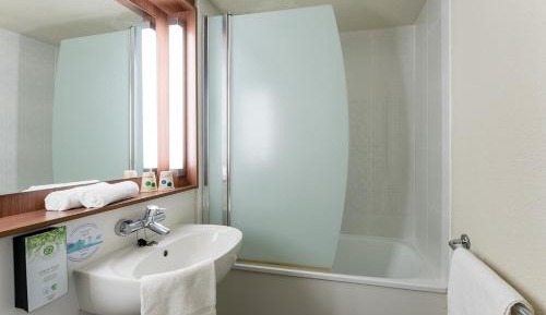 Standard Twin Room (2 Adults + 1 Child)