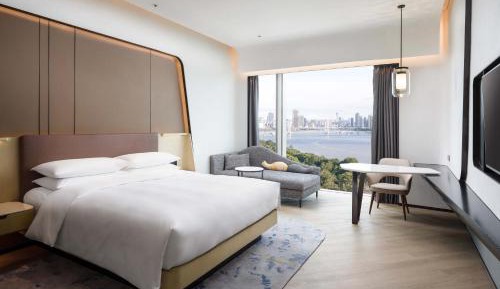 Premier Riverside King Room 