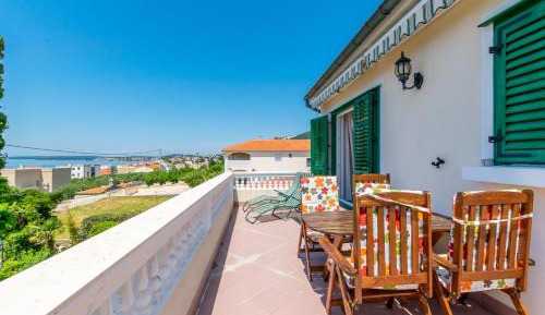 One-Bedroom Apartment with Terrace