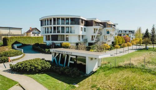One-Bedroom Apartment with Balcony - A39