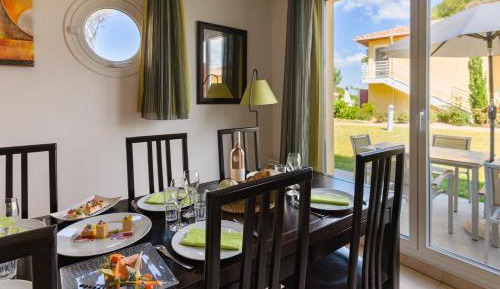 Two-Bedroom Apartment With Alcove (8 Adults) - Split Level