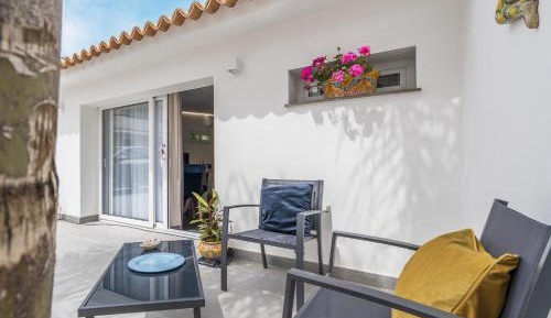 Superior One-Bedroom Apartment