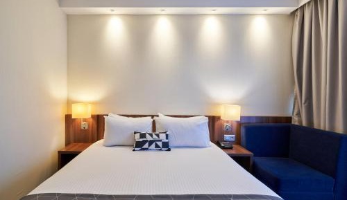 Standard Queen Room with Canal View and Sofa Bed