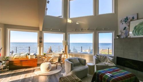 Three-Bedroom Holiday Home 