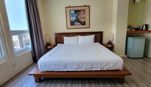 Deluxe Double Room (2 Adults + 1 Child)