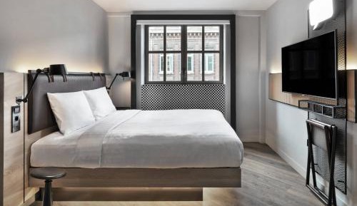 Moxy Sleeper Queen, Guest Room, 1 Queen