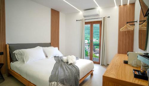 Double Room with Mountain View