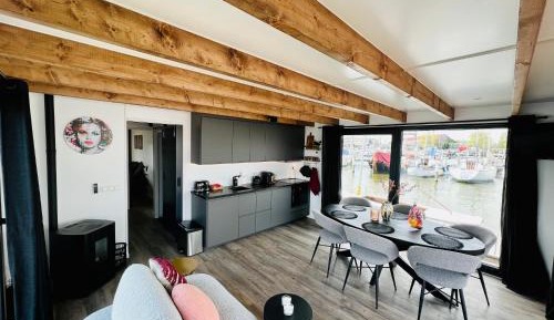 House Boat
