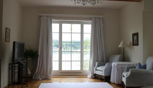 Double or Twin Room with Lake View