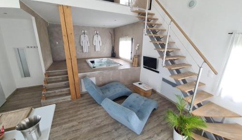 Suite with Hot Tub