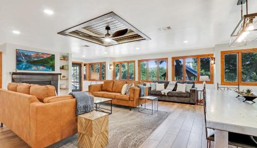 Five-Bedroom Holiday Home
