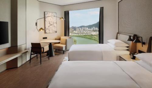 Deluxe Double Room with Two Double Beds and River View