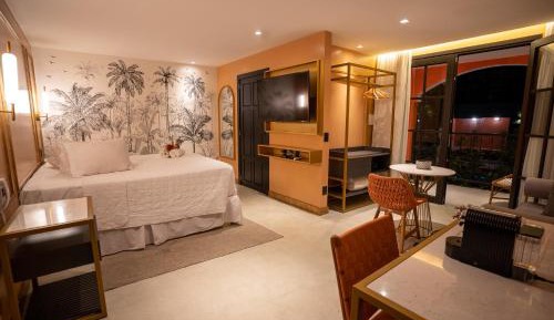 King Suite with Pool View