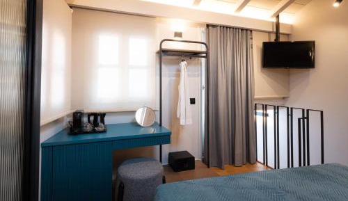 Attic Deluxe - Split Level