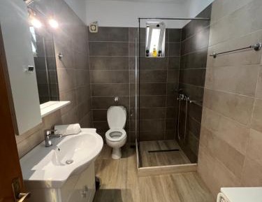 Apartment with Mountain View