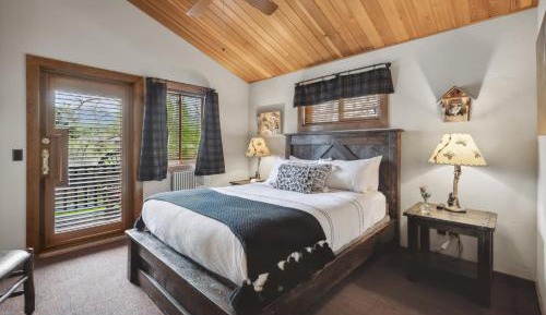 King Room with Mountain View